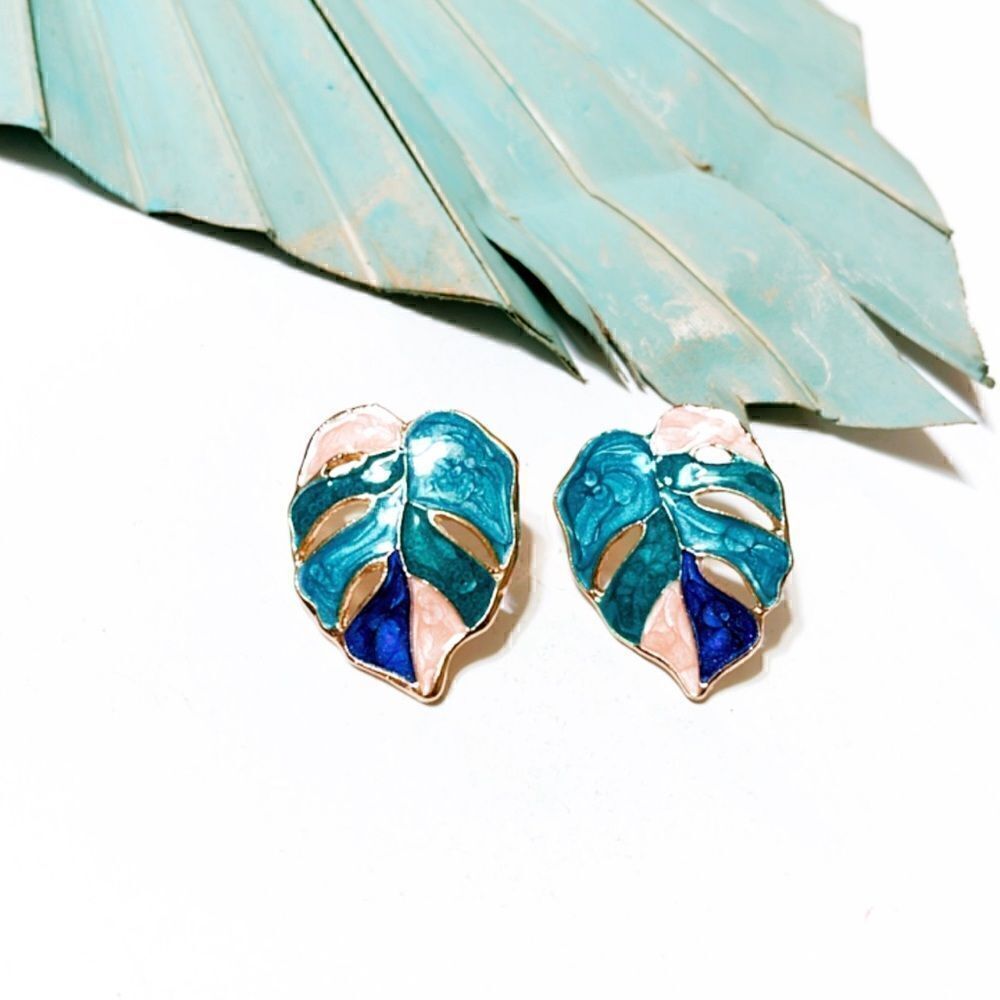 leaf  stud earrings S116